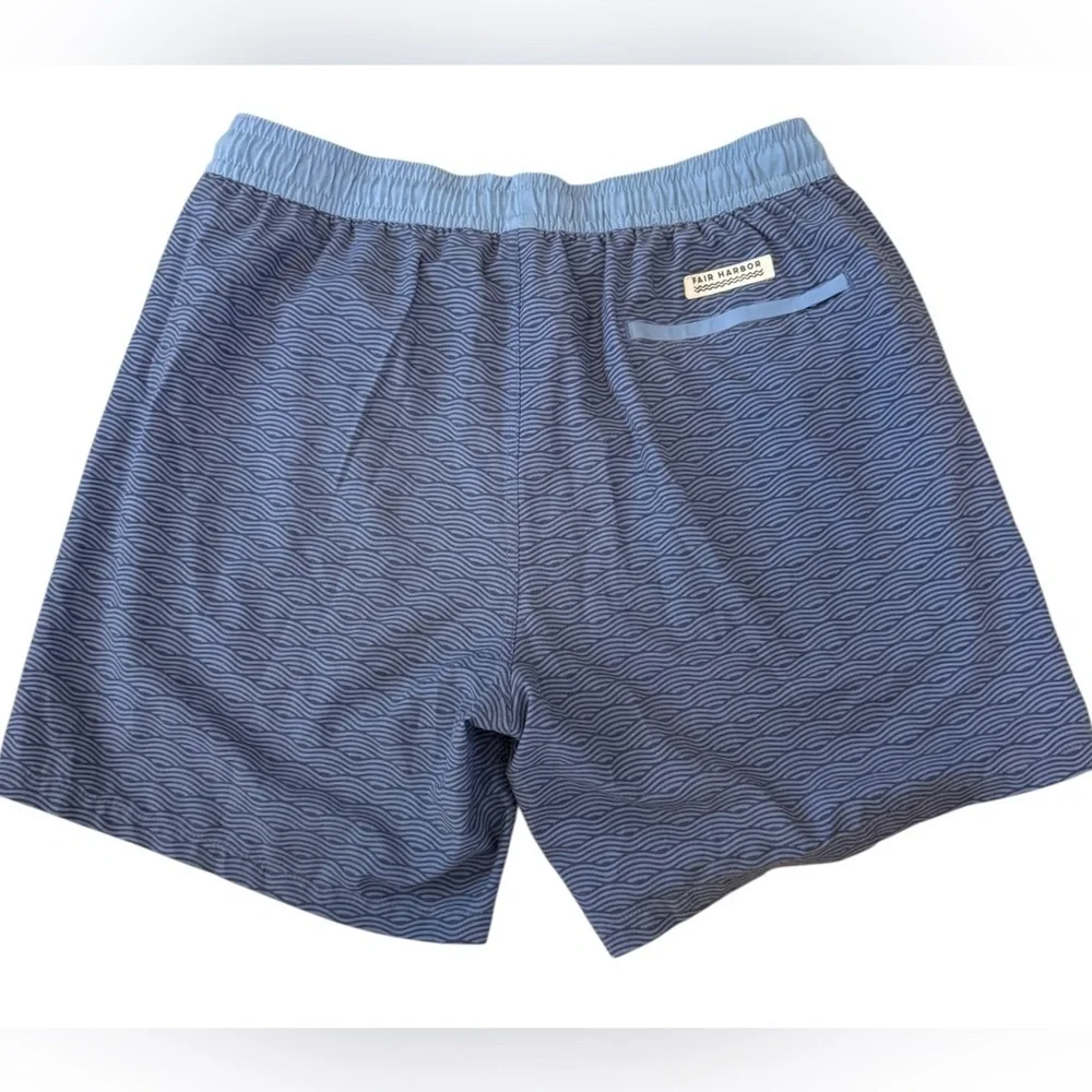 The Bayberry Blue Waves Stretch Swim Trunks size xxl in excellent condition